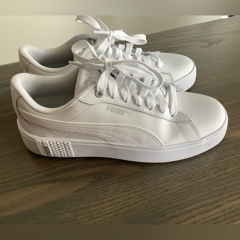 Puma Sneakers